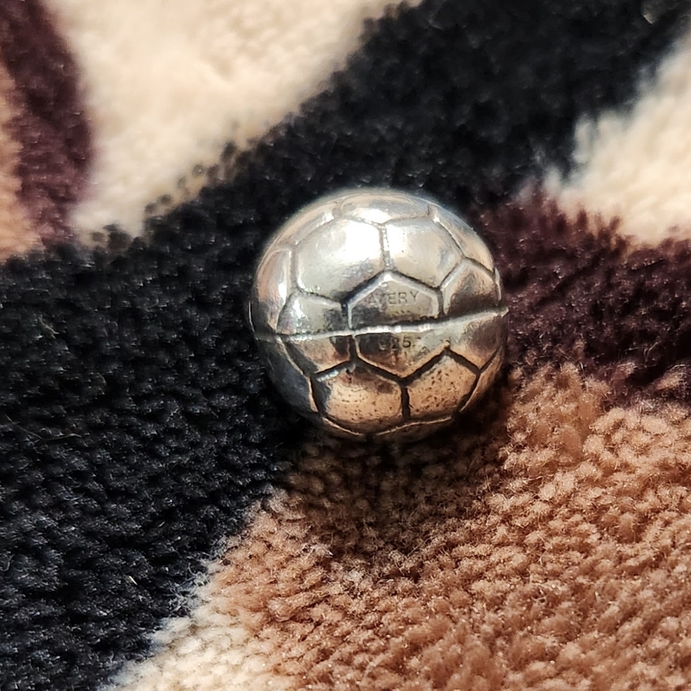 Soccer charm - Picture 2 of 2